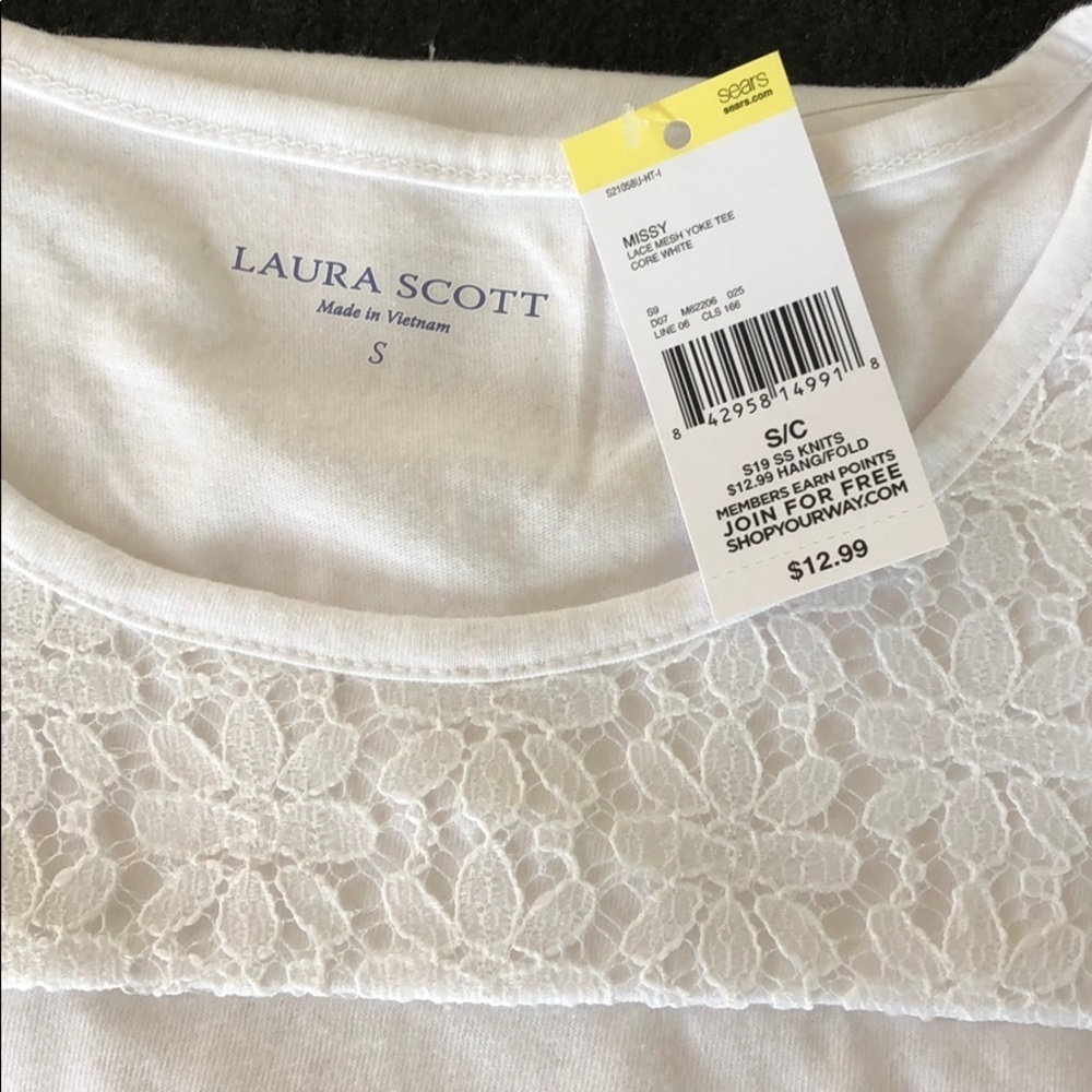 Laura Scott Top - Picture 3 of 6